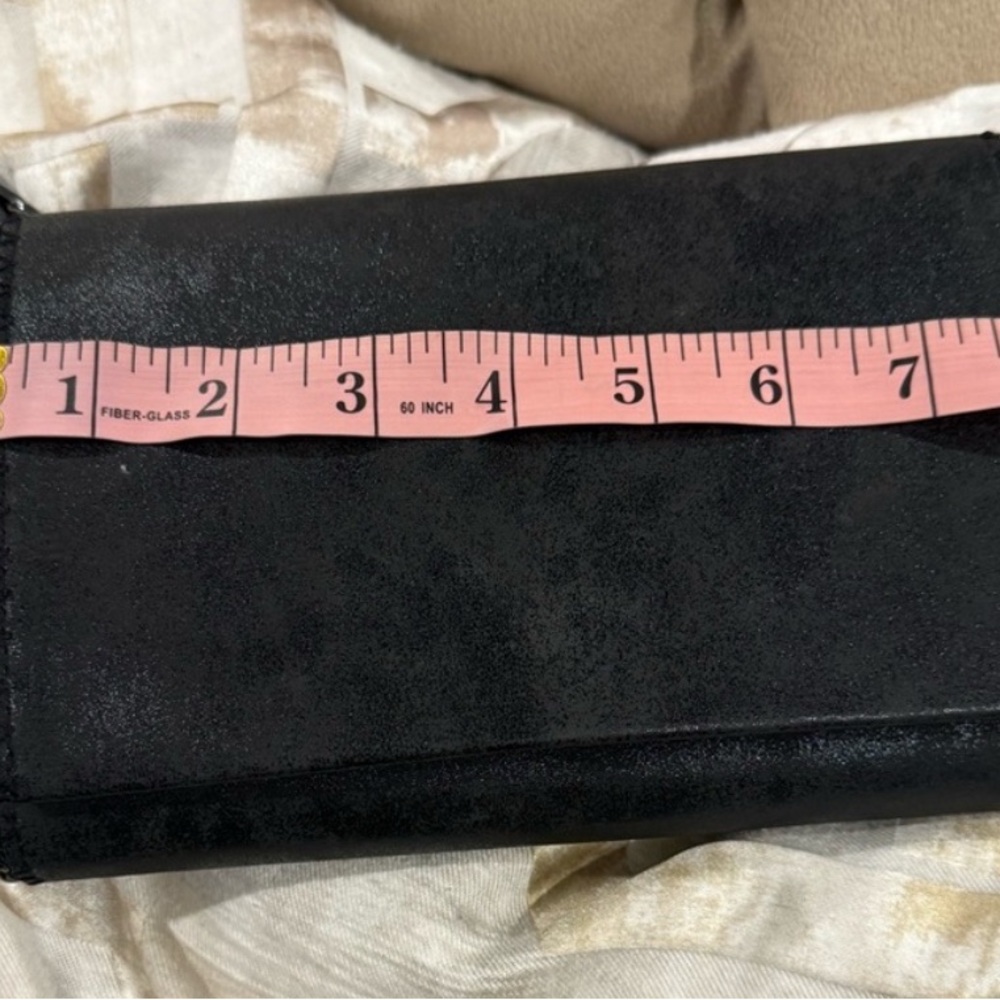 Chelsea 28  crossbody clutch black shimmer metallic removal strap bag - Picture 9 of 13